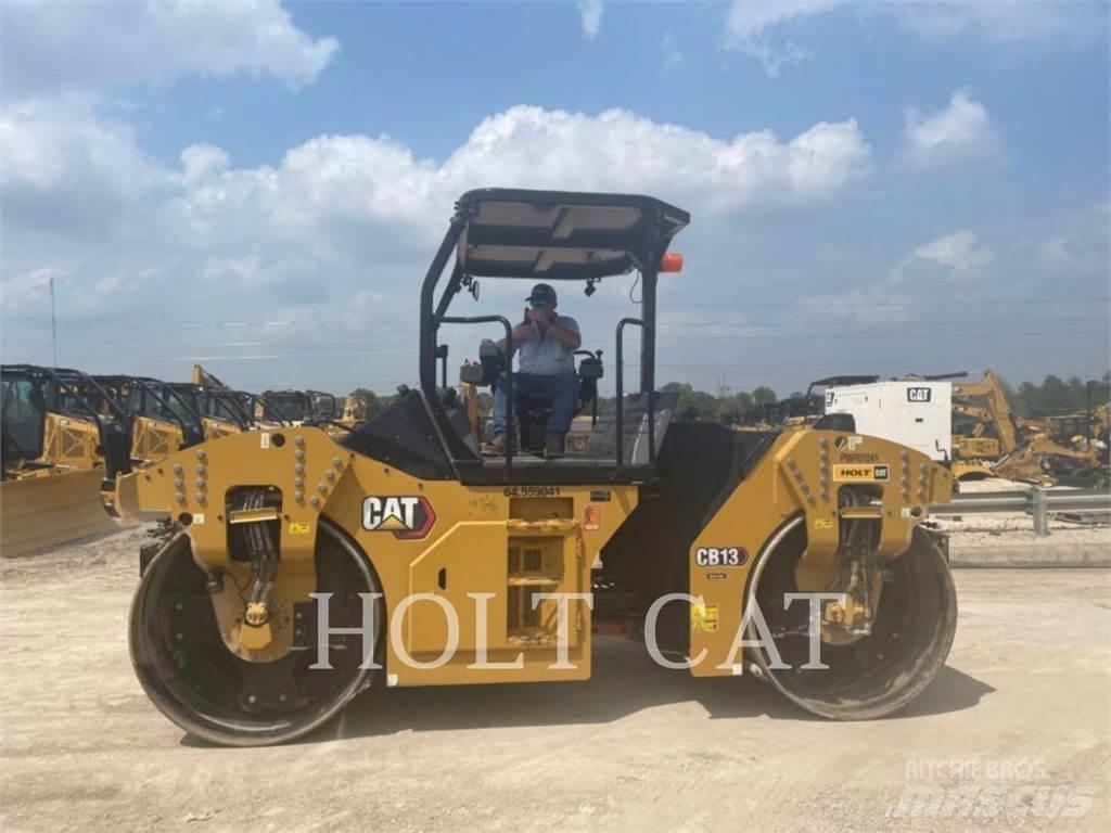 CAT CB13 單輪滾壓機