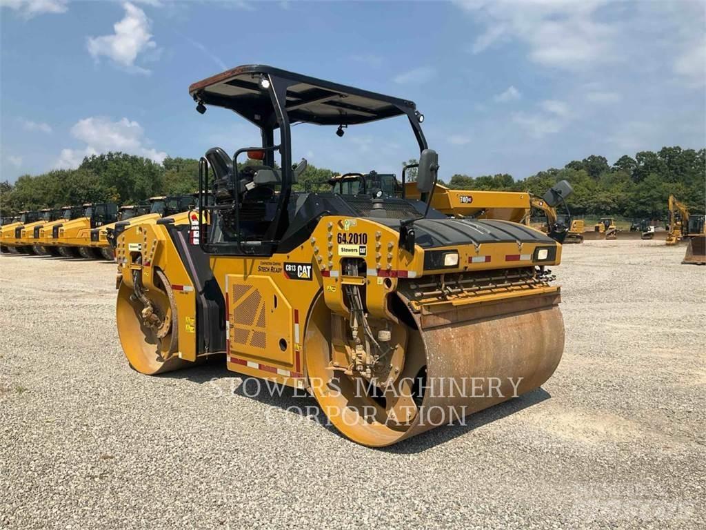 CAT CB13 雙輪滾壓機