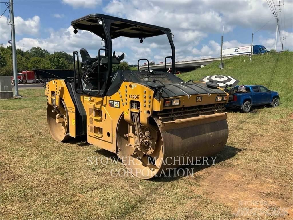 CAT CB13 雙輪滾壓機