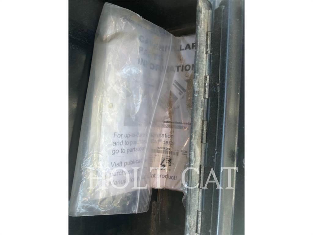 CAT CB13 單輪滾壓機