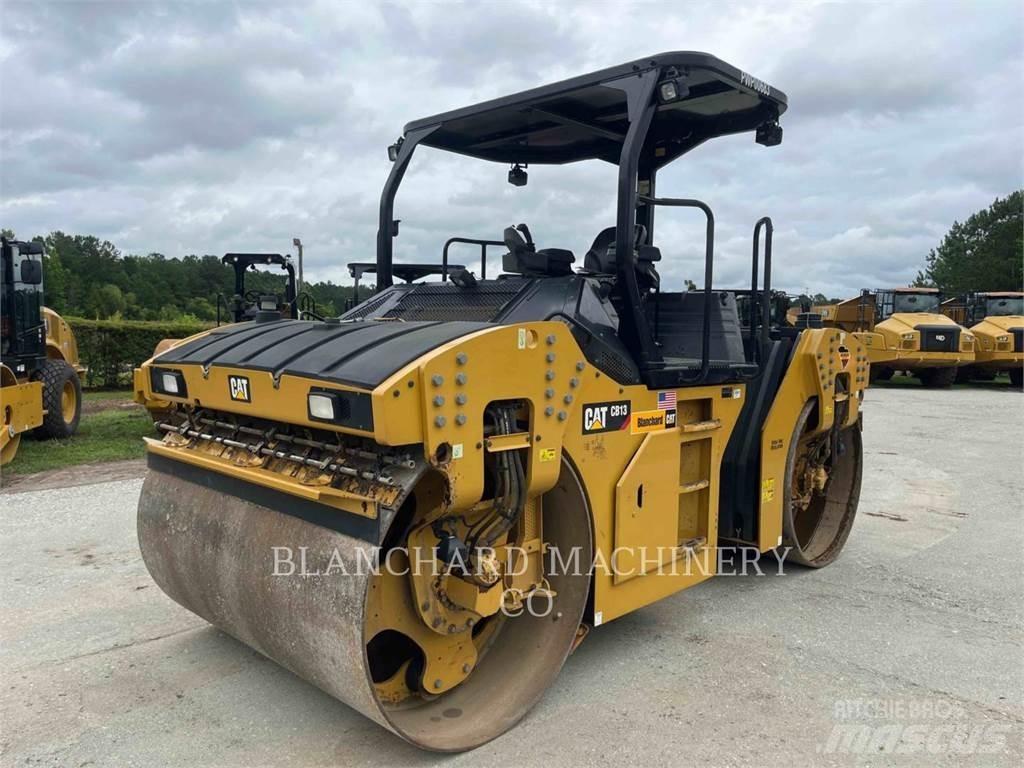 CAT CB13 雙輪滾壓機