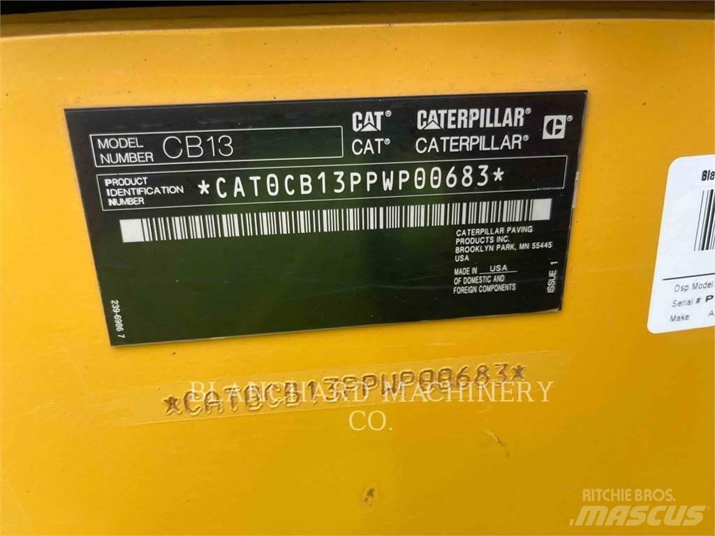 CAT CB13 雙輪滾壓機