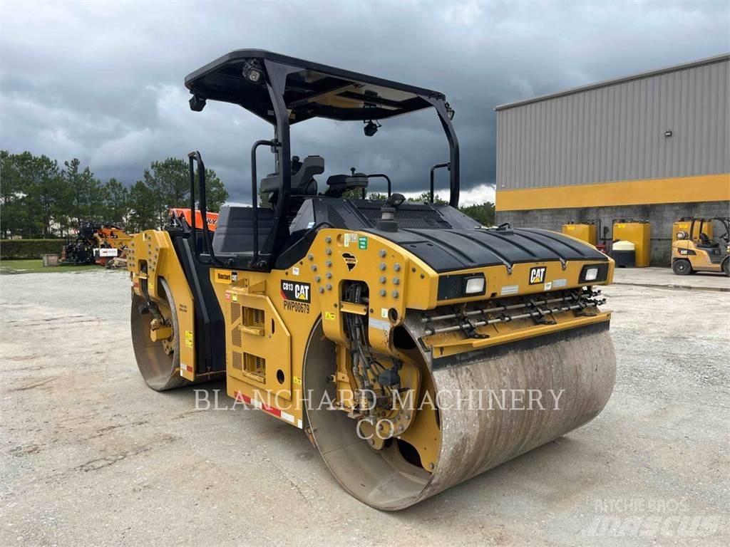 CAT CB13 雙輪滾壓機