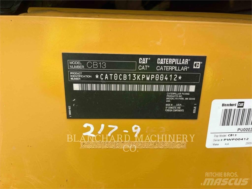 CAT CB13 雙輪滾壓機