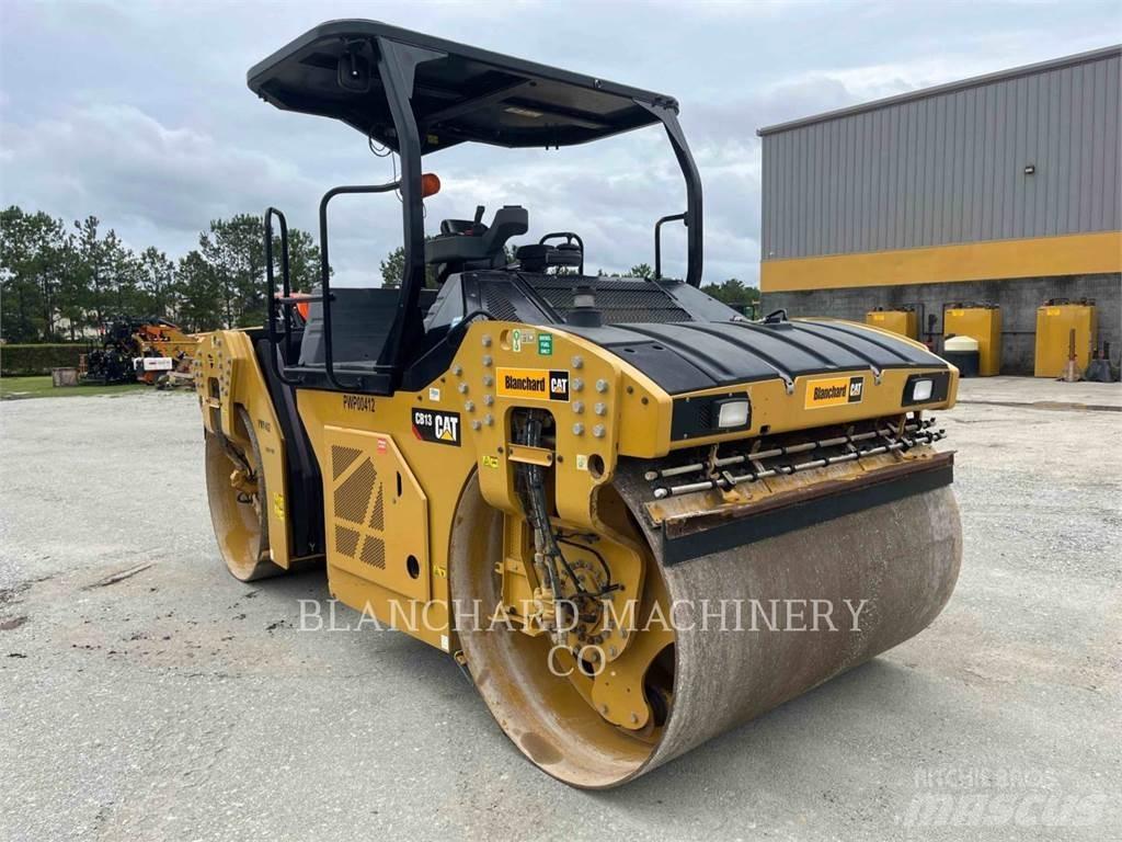 CAT CB13 雙輪滾壓機