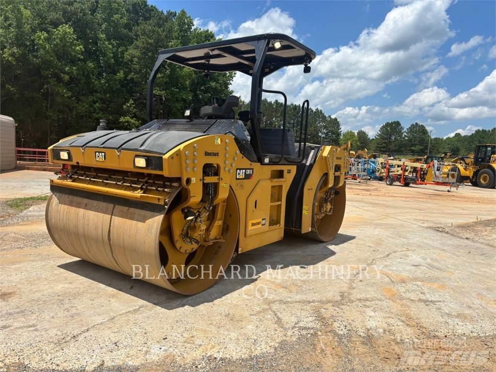 CAT CB13 雙輪滾壓機