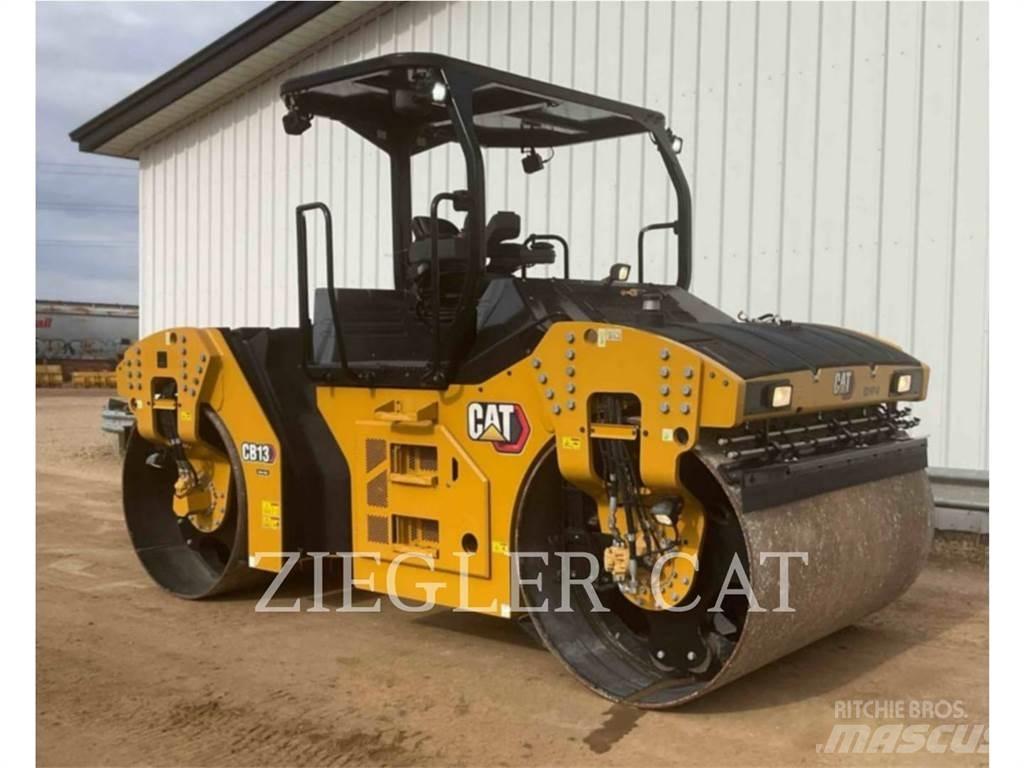 CAT CB13 土壤壓實機
