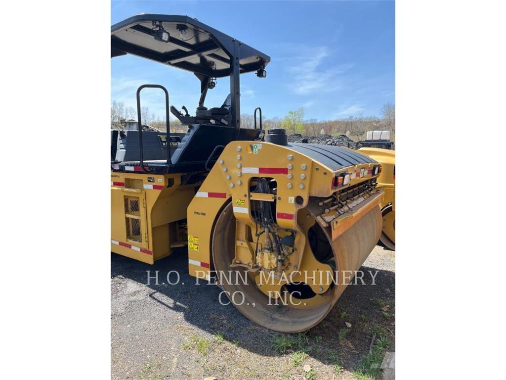 CAT CB13 雙輪滾壓機