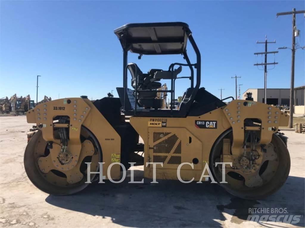 CAT CB13 單輪滾壓機