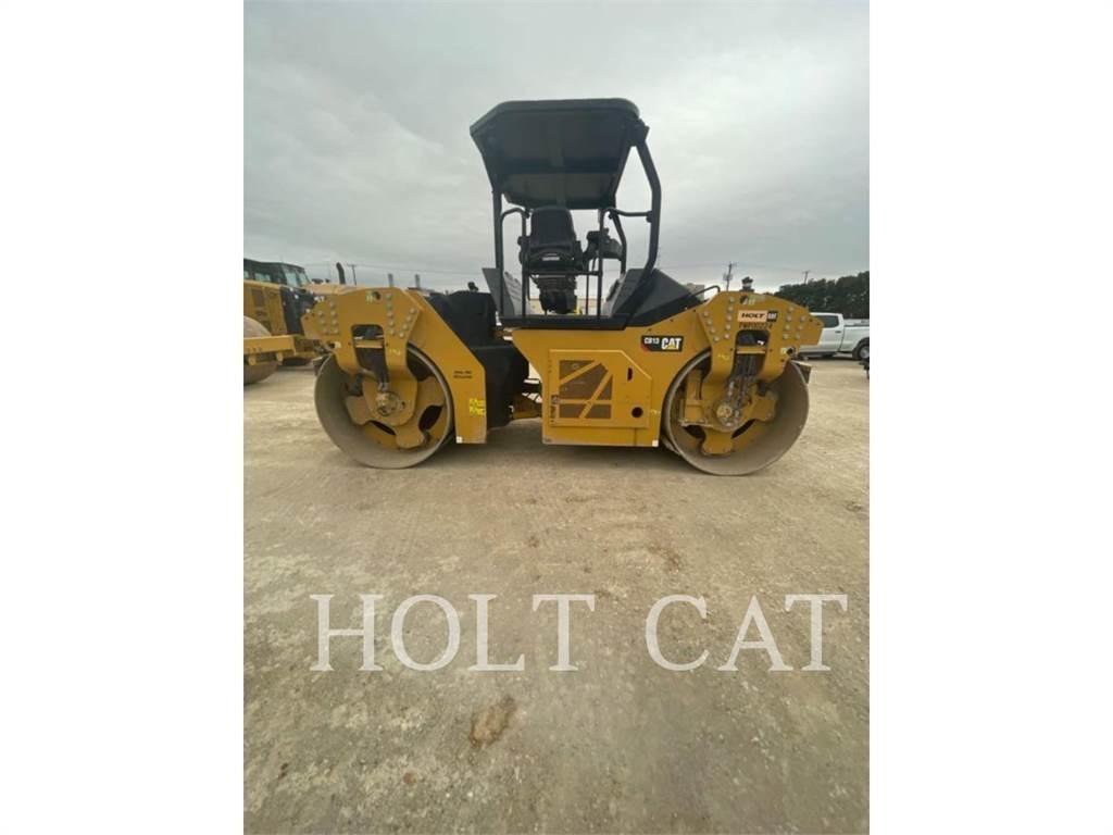 CAT CB13 單輪滾壓機
