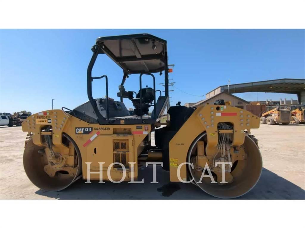CAT CB13 單輪滾壓機