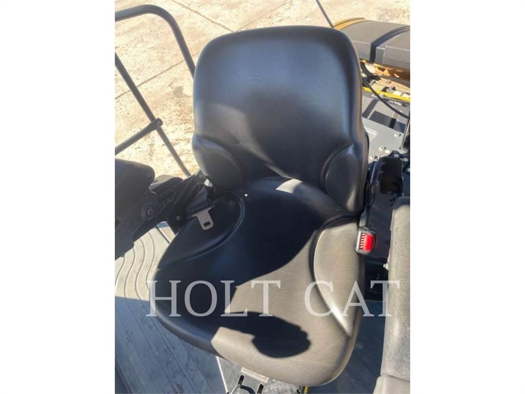CAT CB13 單輪滾壓機