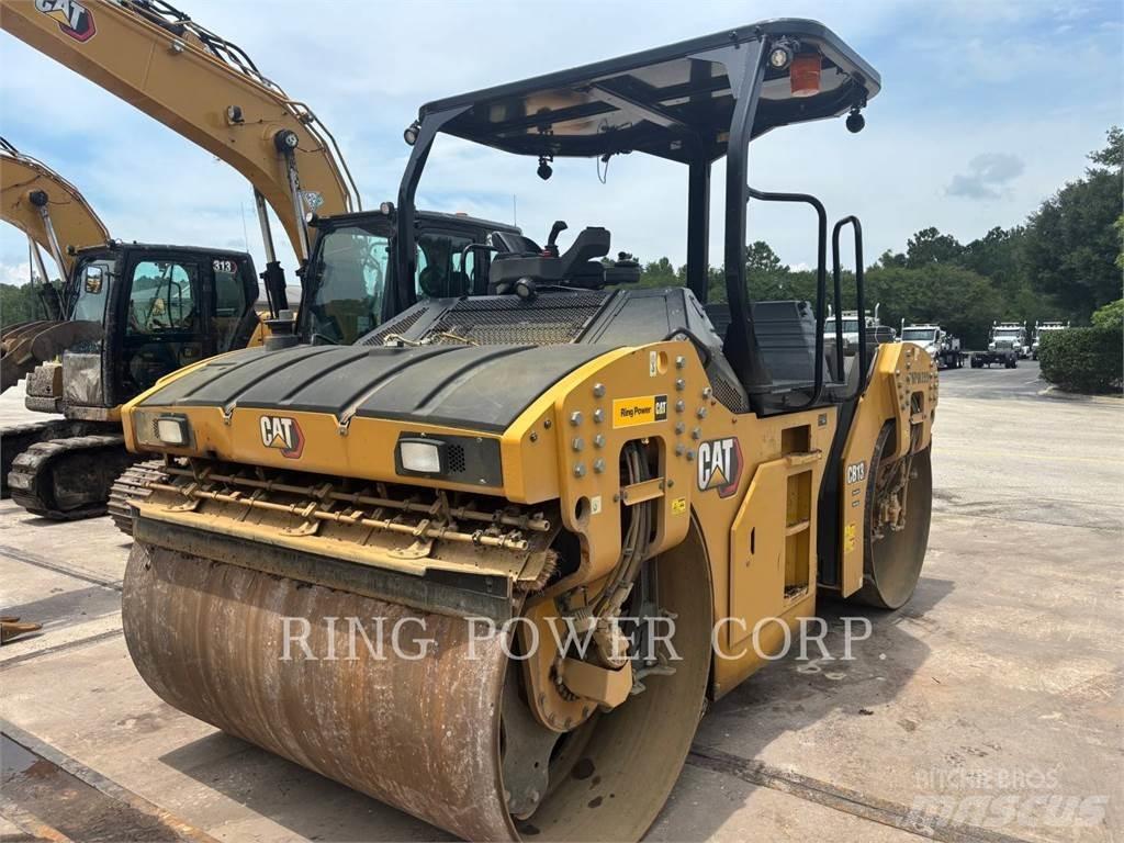 CAT CB13 OSC 雙輪滾壓機