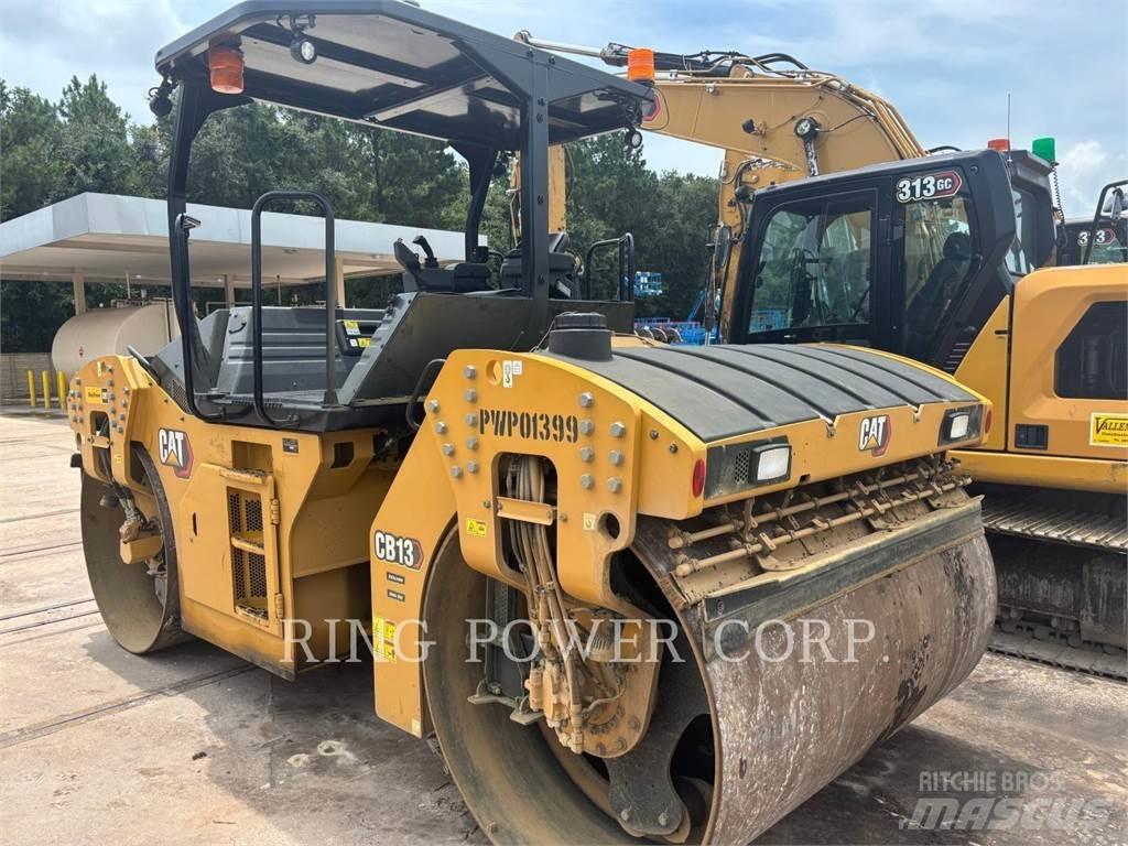 CAT CB13 OSC 雙輪滾壓機