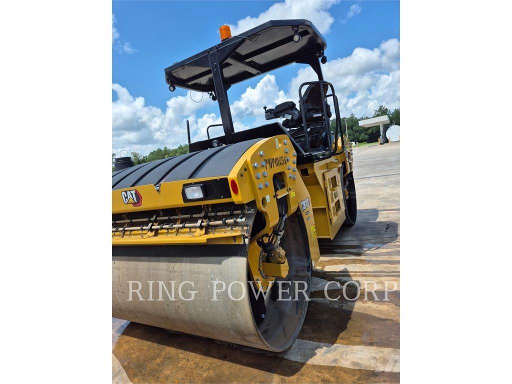 CAT CB13 OSC 雙輪滾壓機