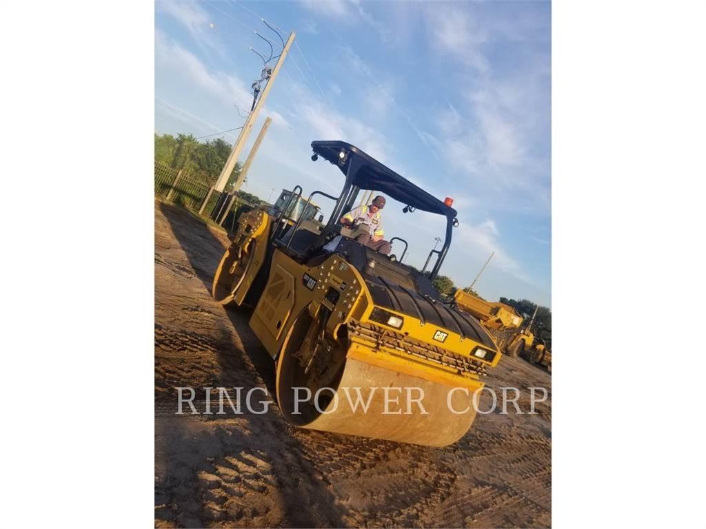 CAT CB13 OSC 雙輪滾壓機