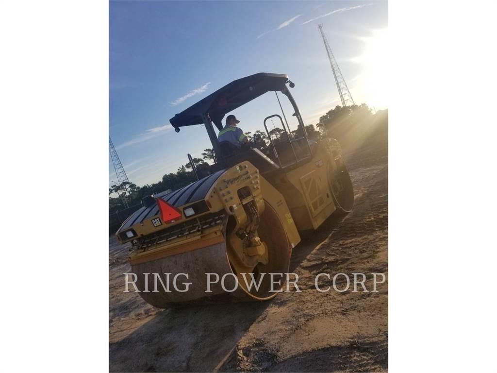 CAT CB13 OSC 雙輪滾壓機