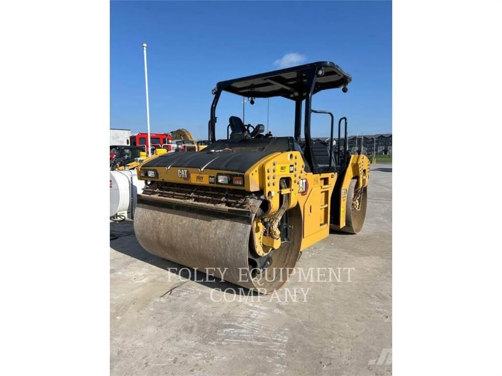 CAT CB15 土壤壓實機