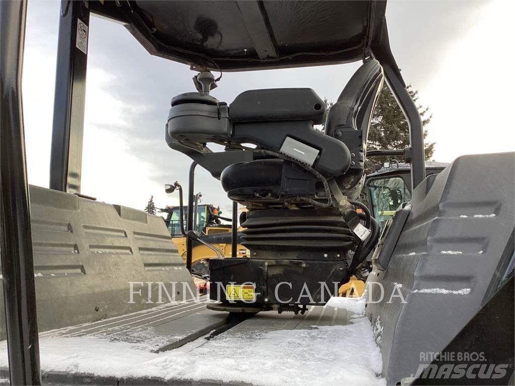 CAT CB15 雙輪滾壓機