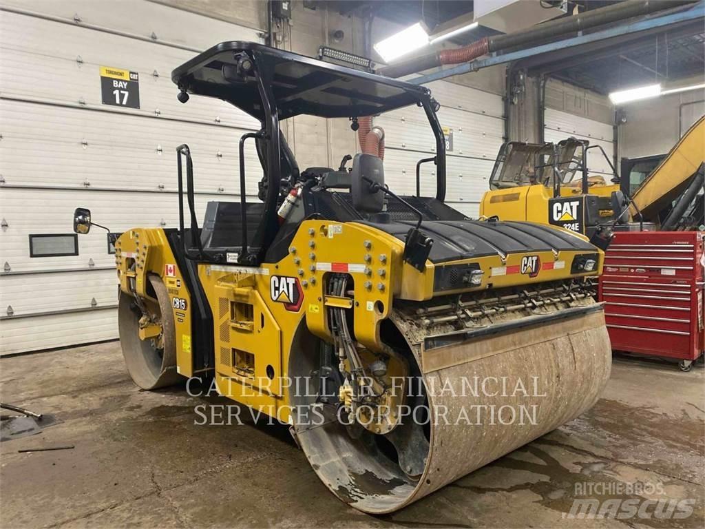CAT CB15 雙輪滾壓機