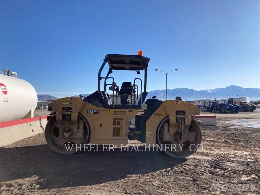 CAT CB15 雙輪滾壓機