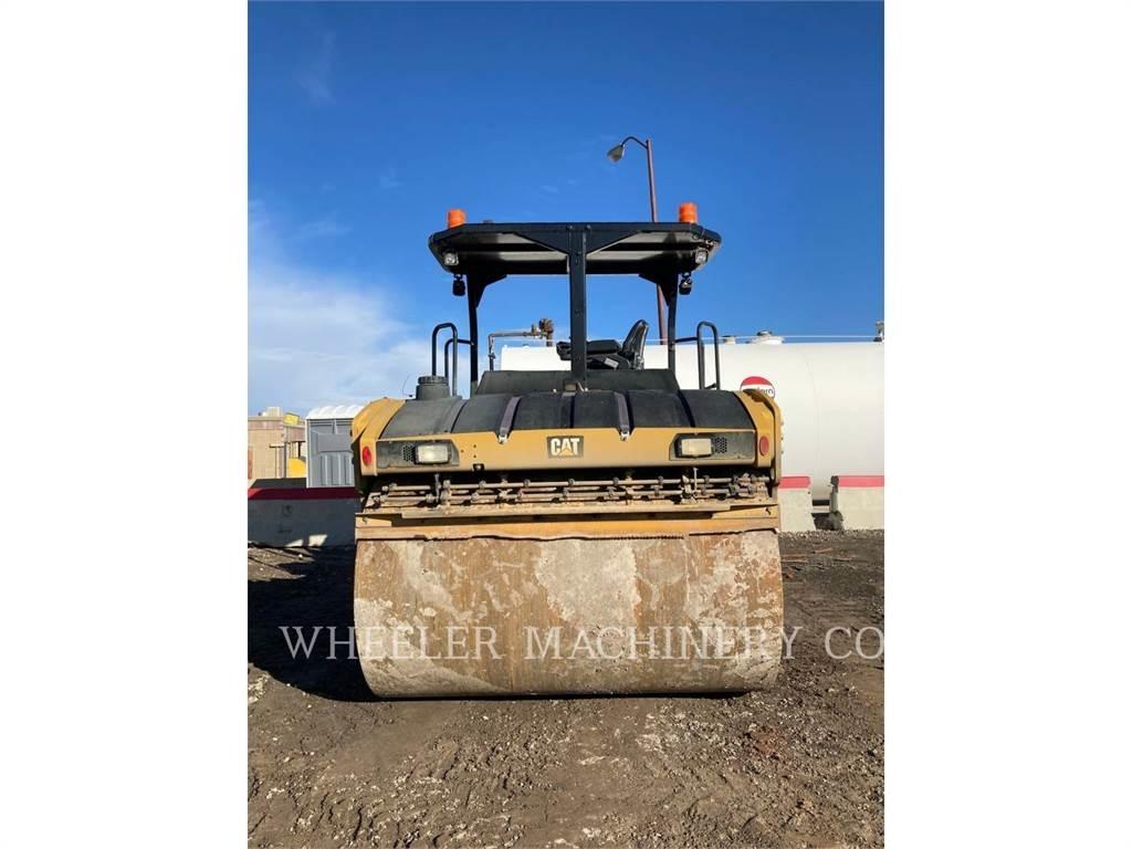CAT CB15 雙輪滾壓機