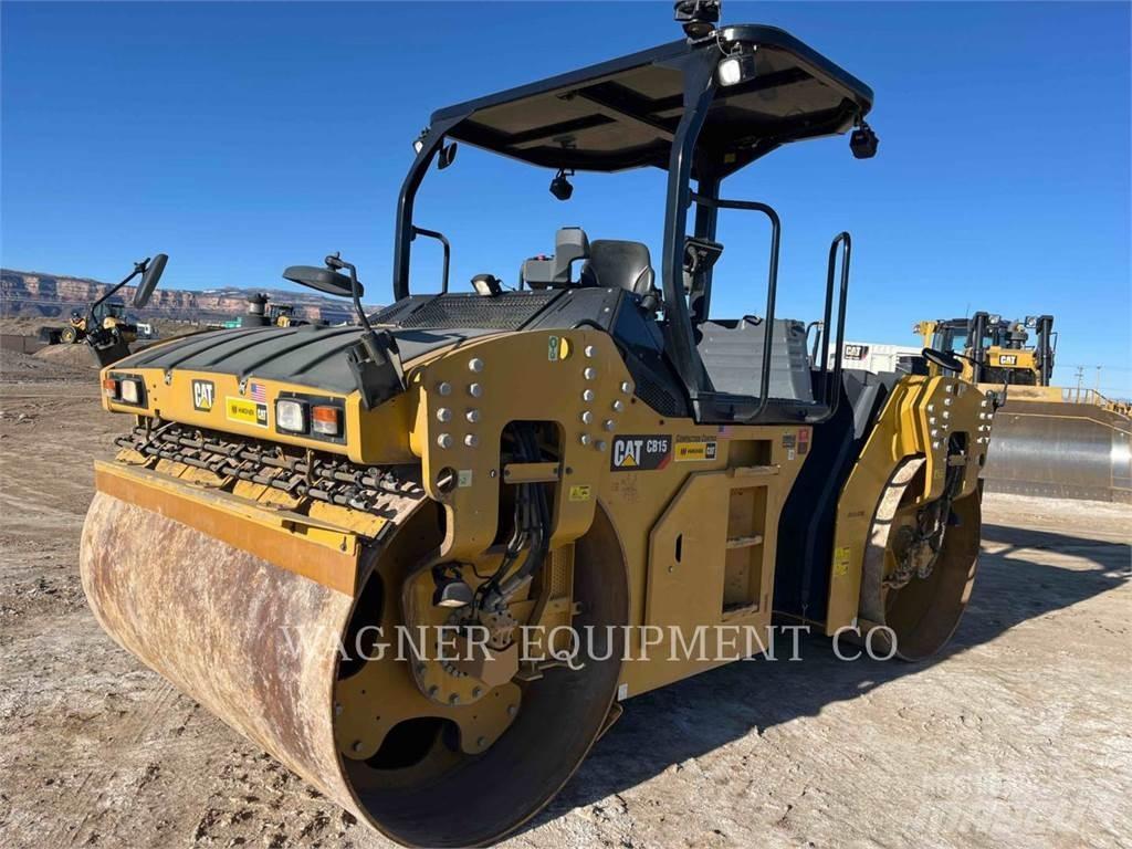 CAT CB15 土壤壓實機