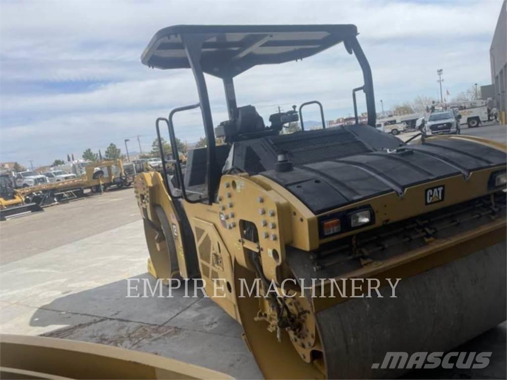 CAT CB15 5A 雙輪滾壓機