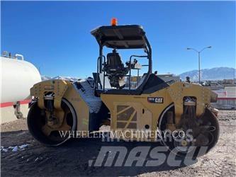 CAT CB15 CW 雙輪滾壓機