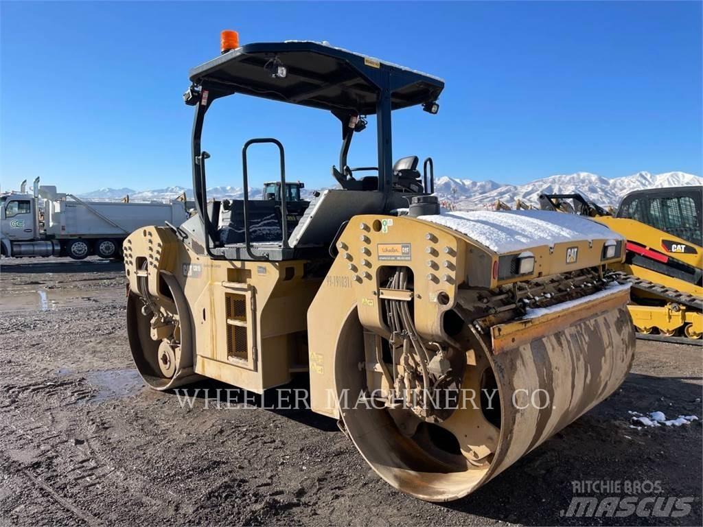 CAT CB15 CW 雙輪滾壓機