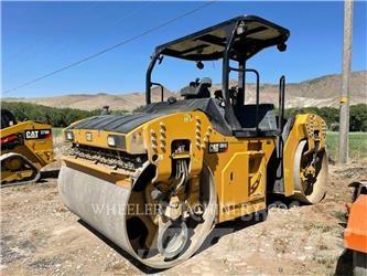 CAT CB15 CW 雙輪滾壓機