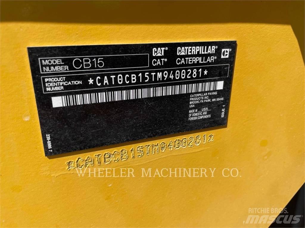 CAT CB15 CW 雙輪滾壓機