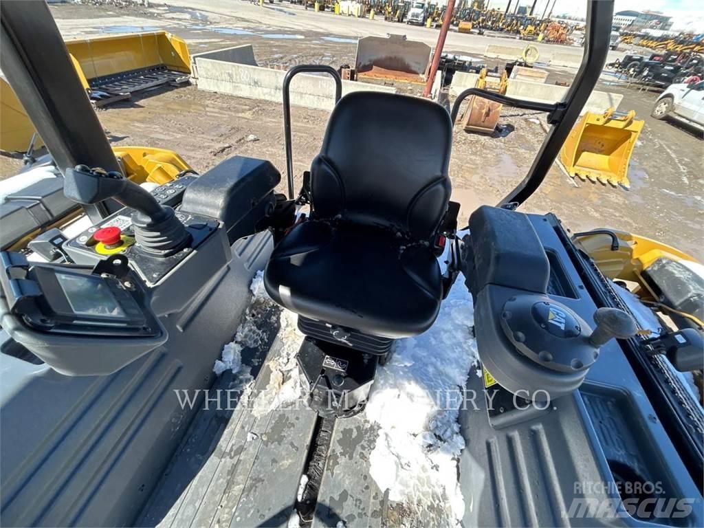 CAT CB15 CW VV 雙輪滾壓機