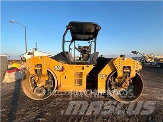 CAT CB15 CW VV 雙輪滾壓機