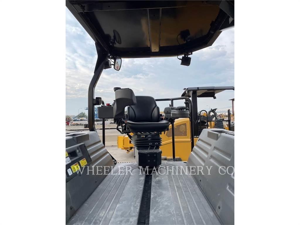 CAT CB15 CW VV 雙輪滾壓機