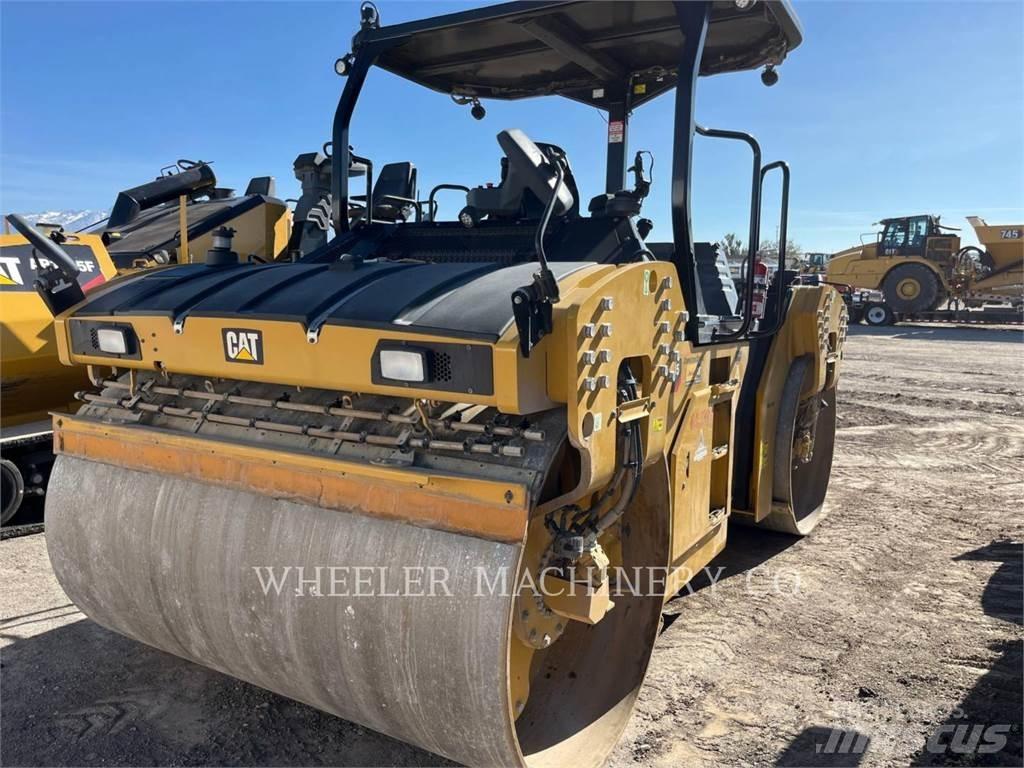CAT CB15 VV 雙輪滾壓機