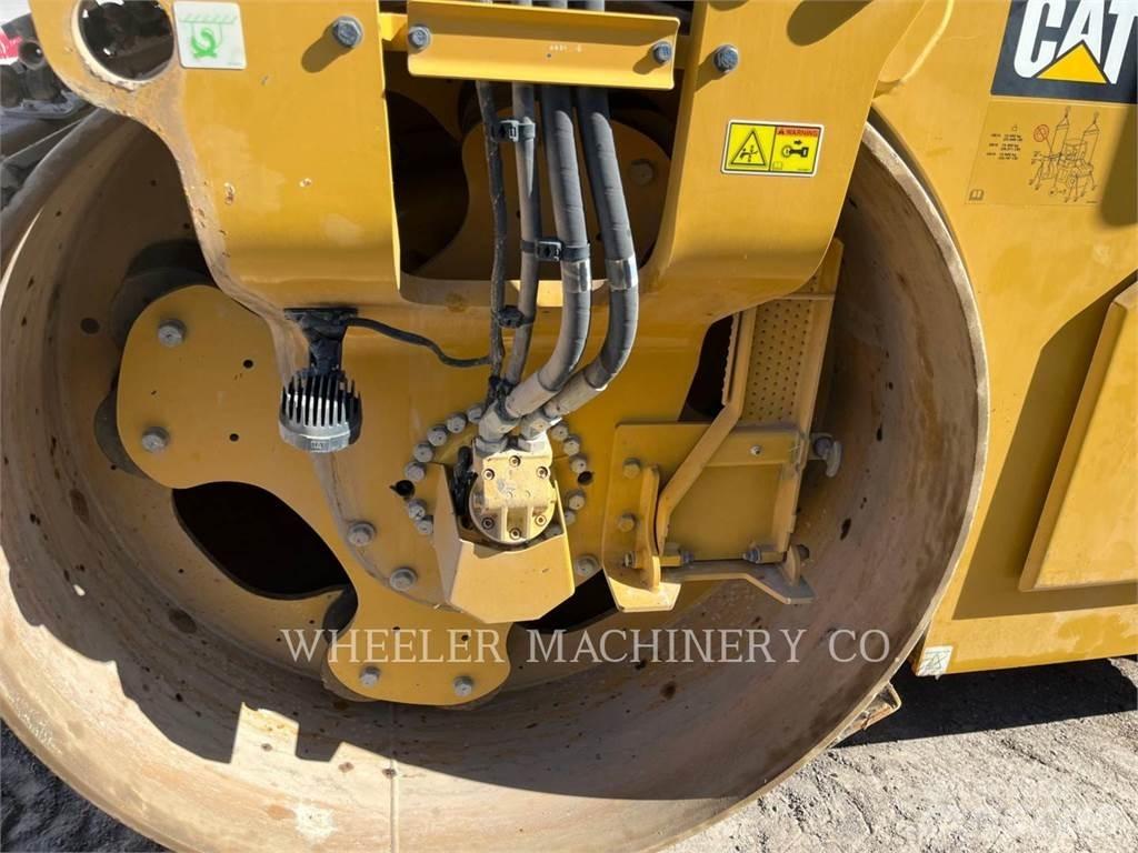 CAT CB15 VV 雙輪滾壓機