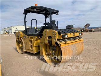 CAT CB15 VV 雙輪滾壓機