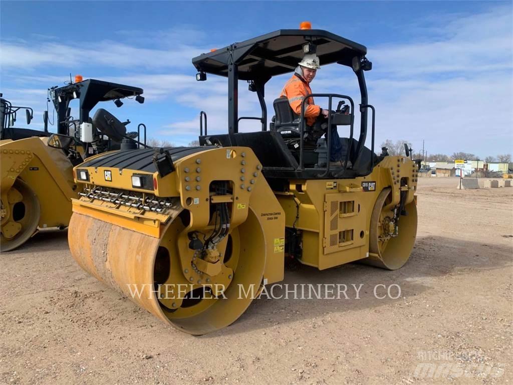 CAT CB15 VV 雙輪滾壓機