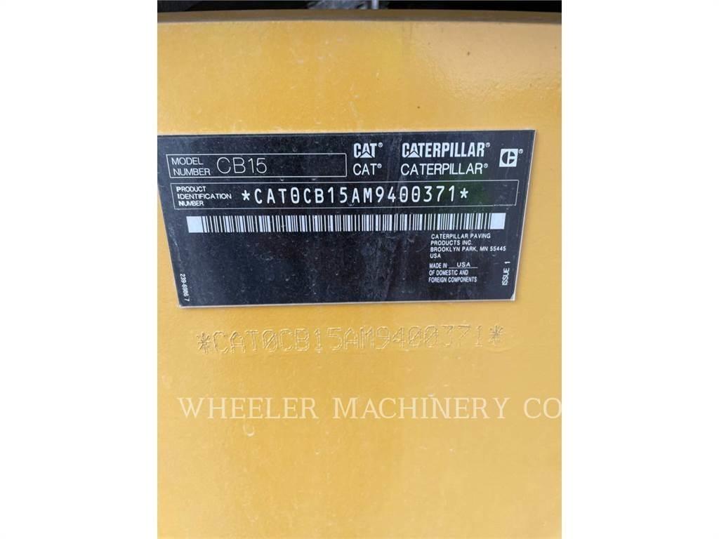 CAT CB15 VV 雙輪滾壓機