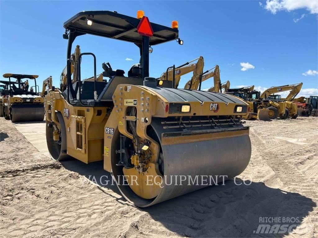 CAT CB16 土壤壓實機