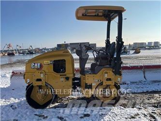CAT CB2.5 雙輪滾壓機