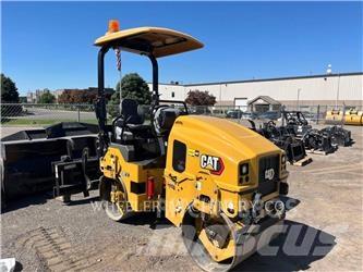 CAT CB2.5 雙輪滾壓機