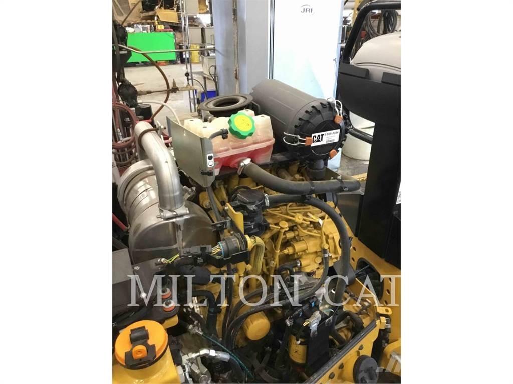 CAT CB2.5 土壤壓實機