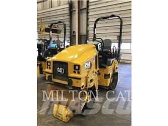 CAT CB2.5 土壤壓實機