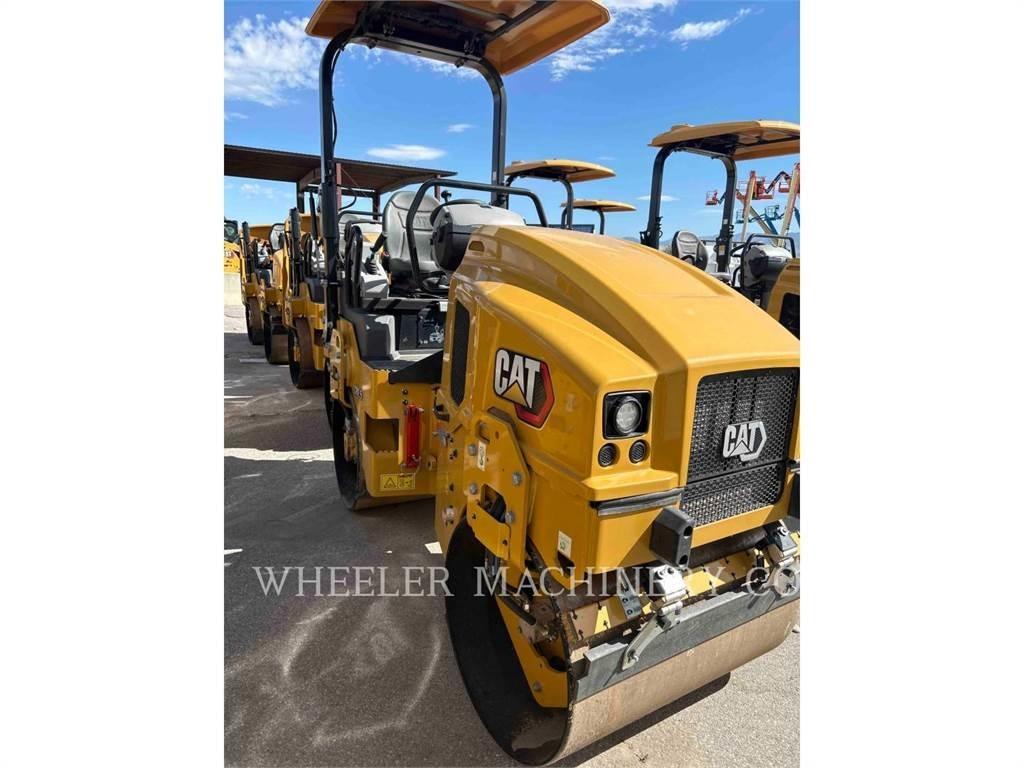 CAT CB2.5 雙輪滾壓機