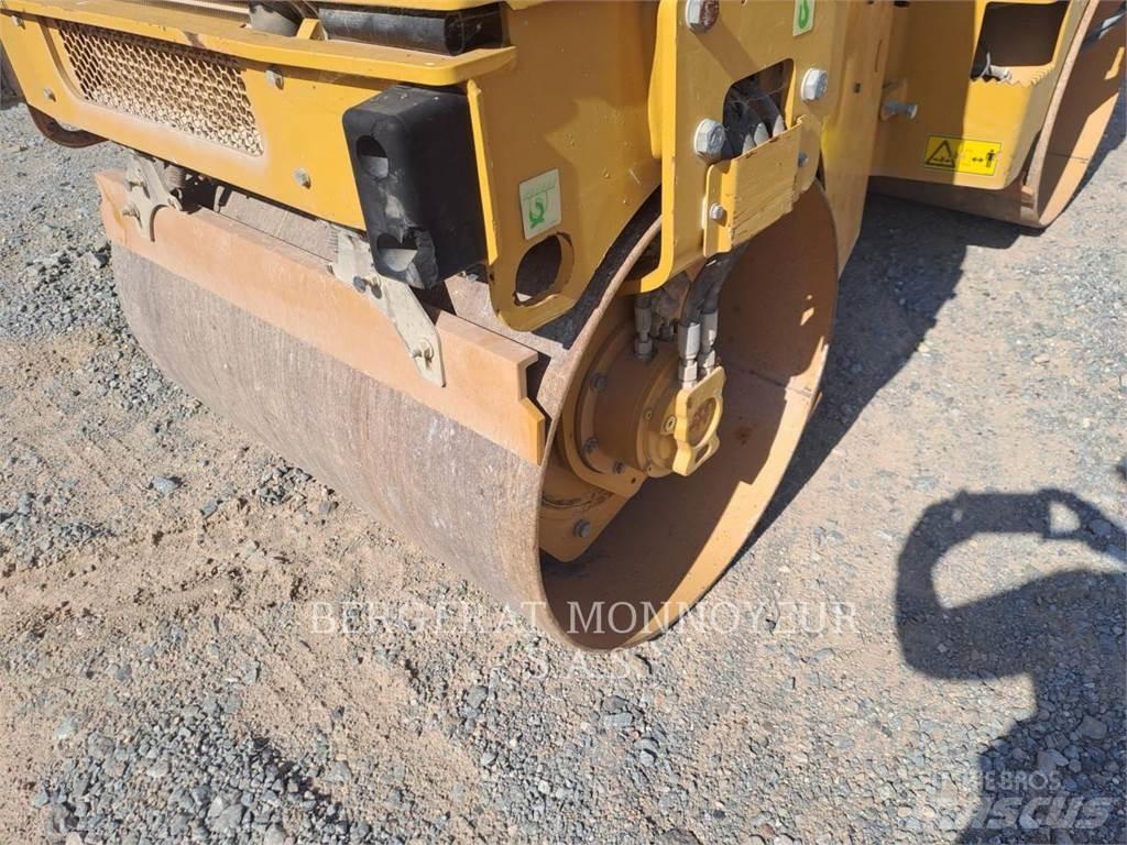 CAT CB2.5 土壤壓實機