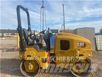 CAT CB2.5 雙輪滾壓機