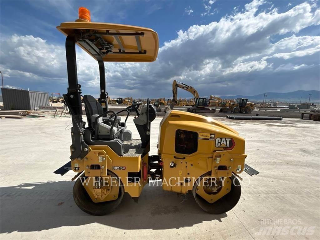 CAT CB2.5 GC 雙輪滾壓機