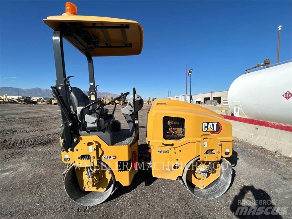 CAT CB2.5 GC 雙輪滾壓機